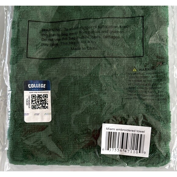 Miami Hurricanes NCAA Tri-Fold Embroidered Golf Towel With Hook NEW - Picture 3 of 6